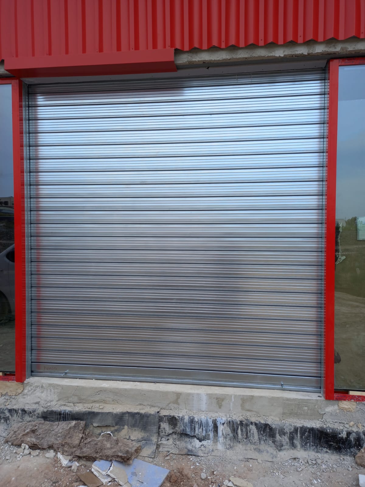 Puerta enrollable ciega uso industrial 2