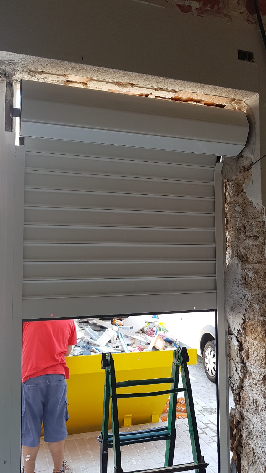 Puerta enrollable de aluminio blanco interior